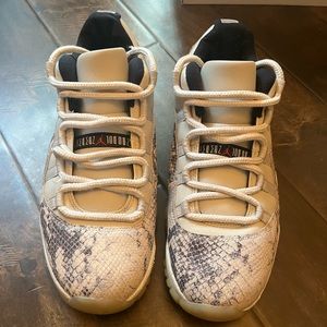 Jordan 11 Lows Snakeskin